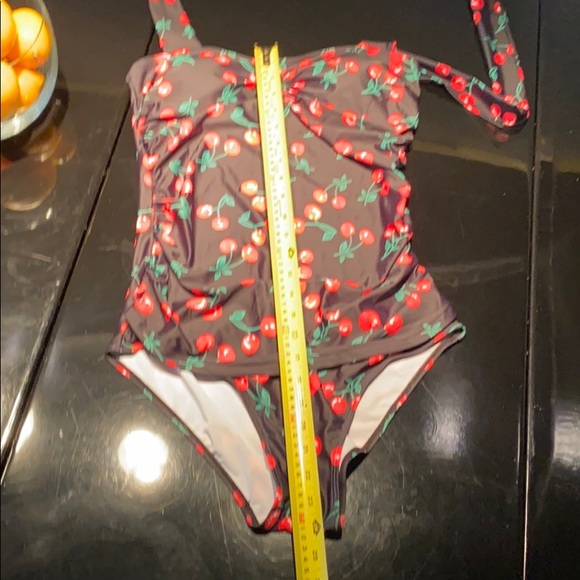 Pin-up cherries swimsuit - Picture 10 of 16